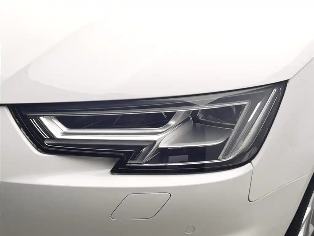 Audi A4L 2018