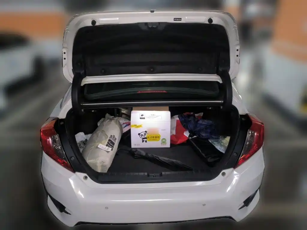 Honda Civic 2019 — фото 16