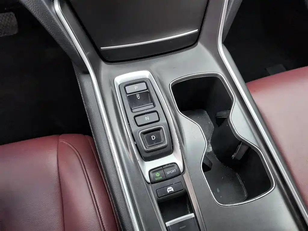Honda Accord 2022 — фото 13