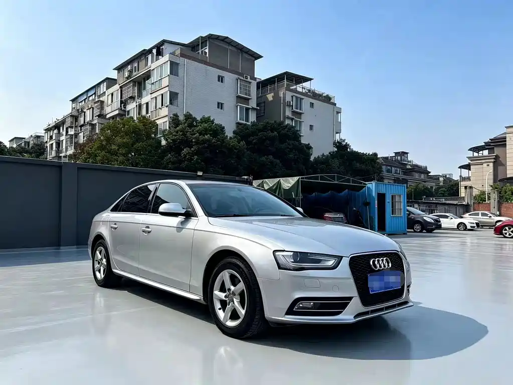 Audi A4L 2013 — фото 3