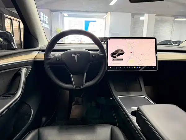 Tesla Model Y 2021