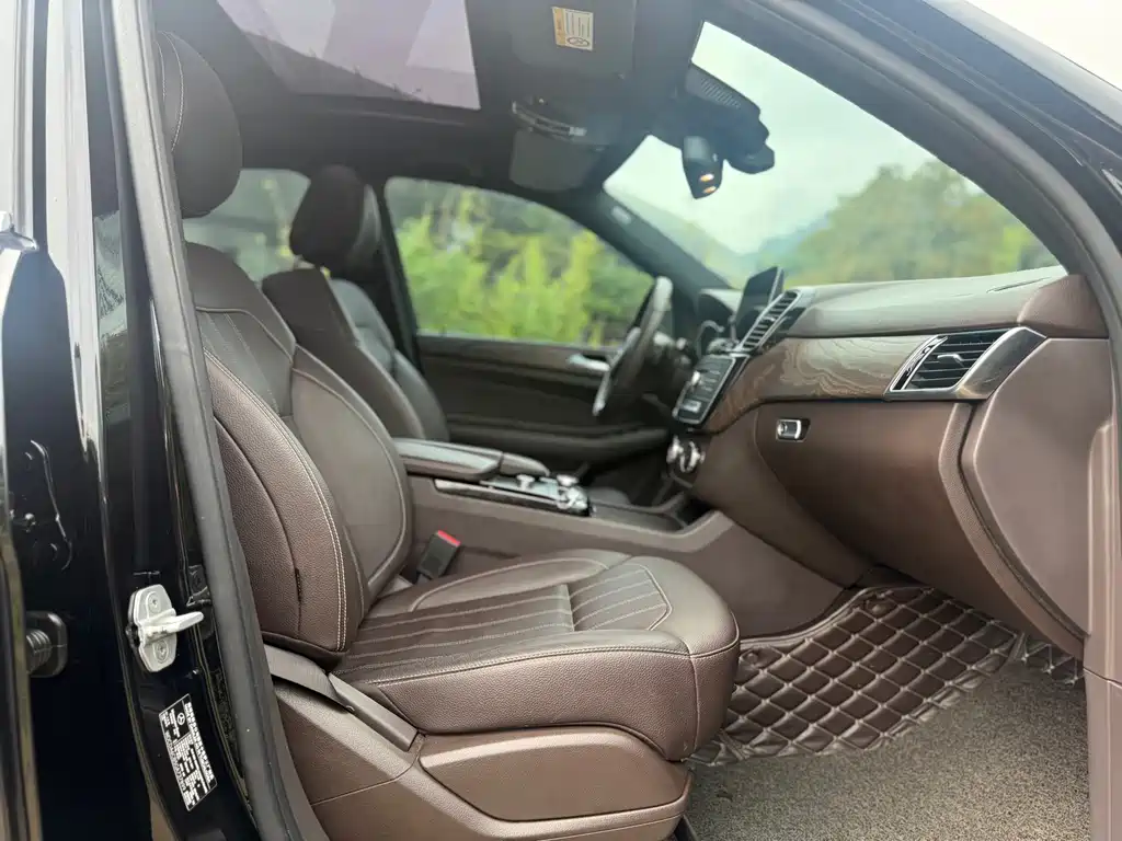 Mercedes-Benz GLE 2016 — фото 16