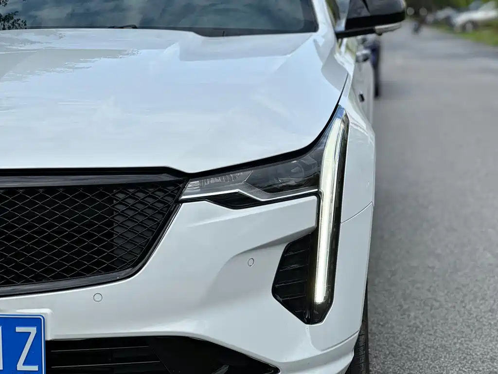 Cadillac CT4 2021 — фото 15