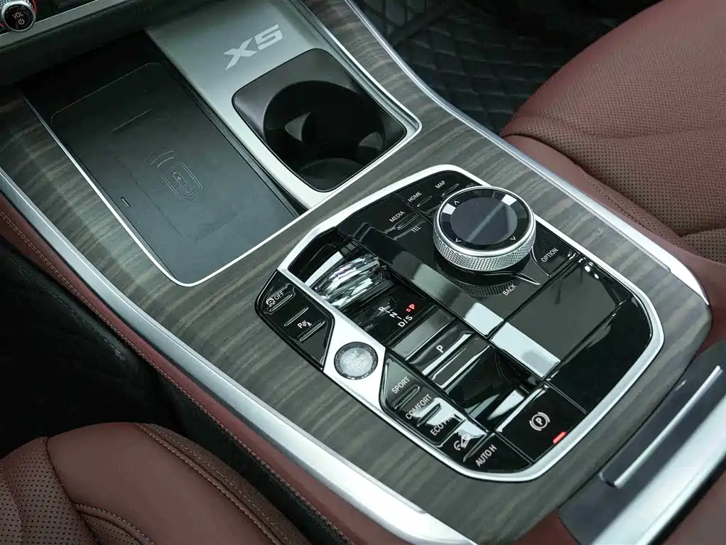 BMW X5 2025 — фото 10