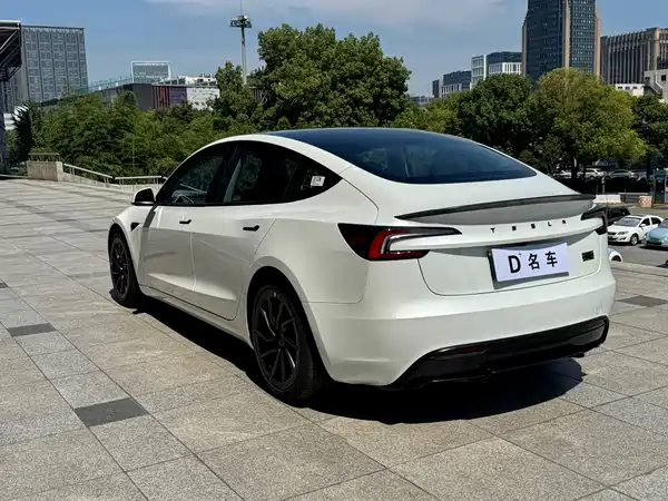 Tesla Model 3 2025