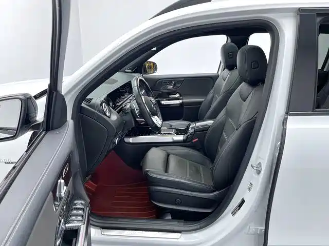Mercedes-Benz GLB AMG 2021 — фото 12