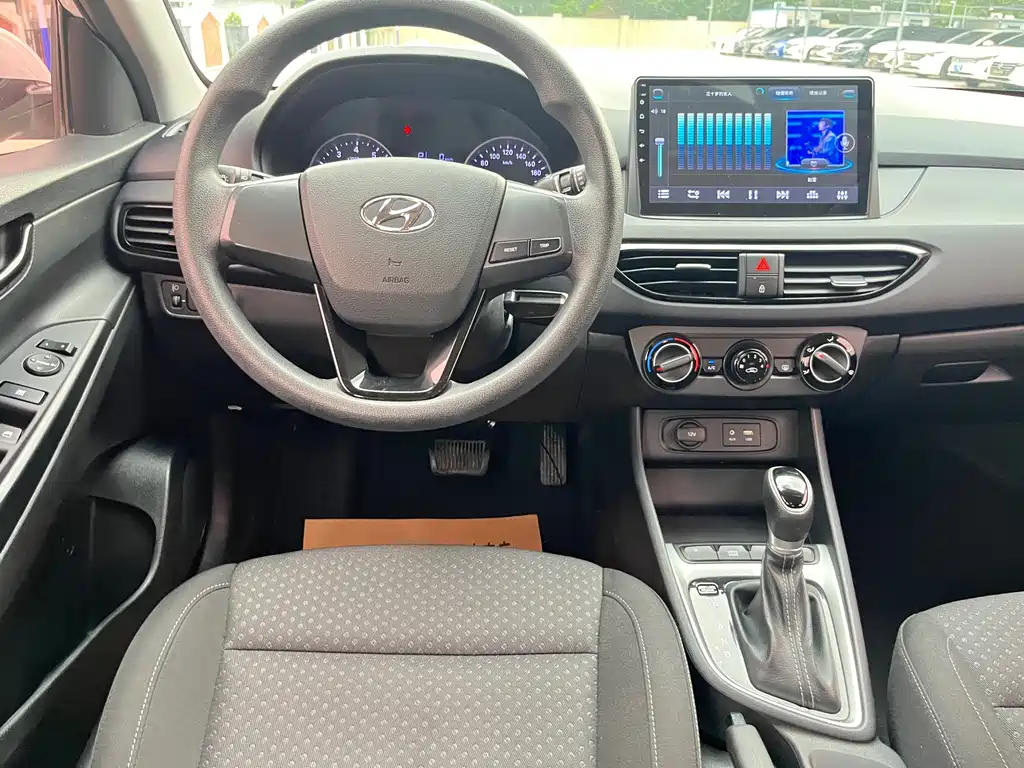 Hyundai Elantra 2019 — фото 11