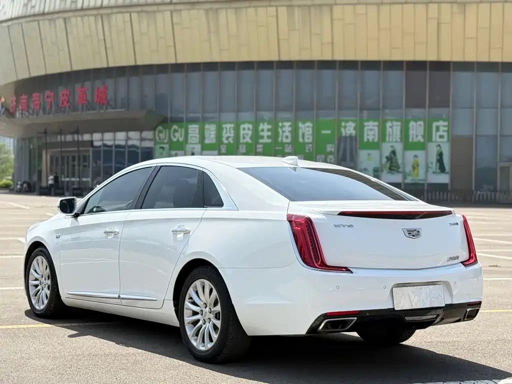 Cadillac XTS 2018 — фото 9