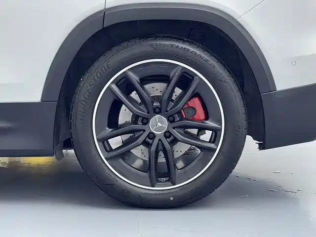 Mercedes-Benz GLB AMG 2021 — фото 16