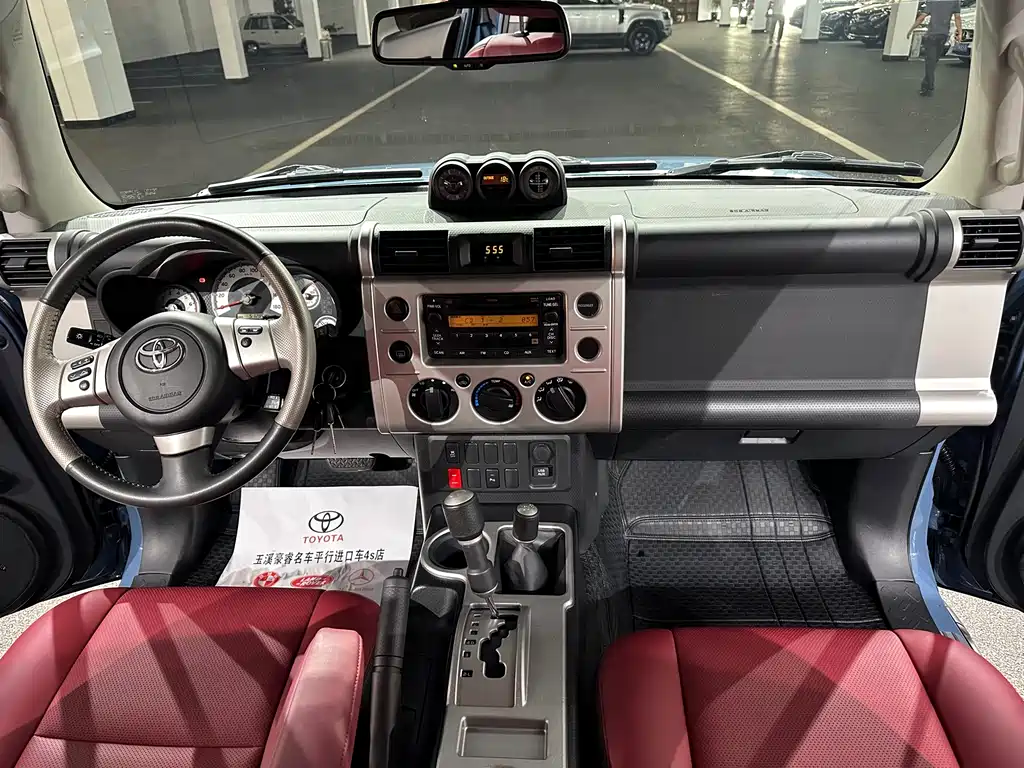 Toyota FJ Cruiser 2020 — фото 9