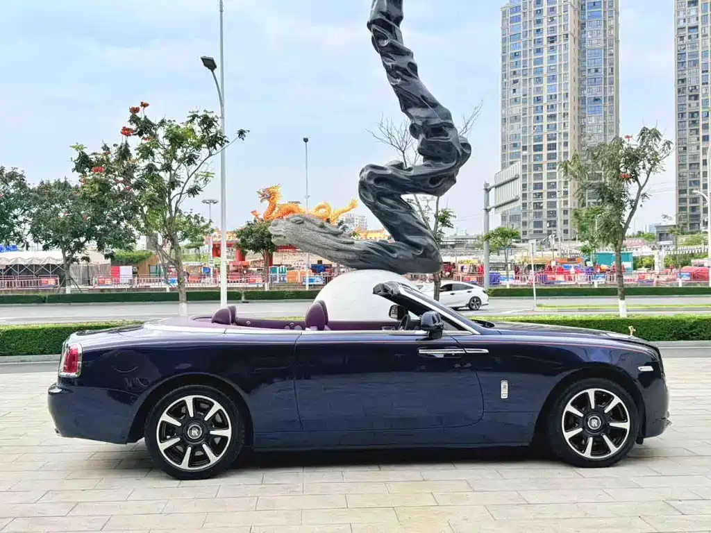 Rolls-Royce Dawn 2018 — фото 14