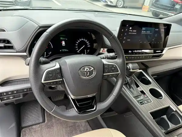 Toyota Sienna 2023