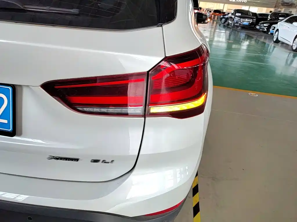 BMW X1 2021 — фото 8