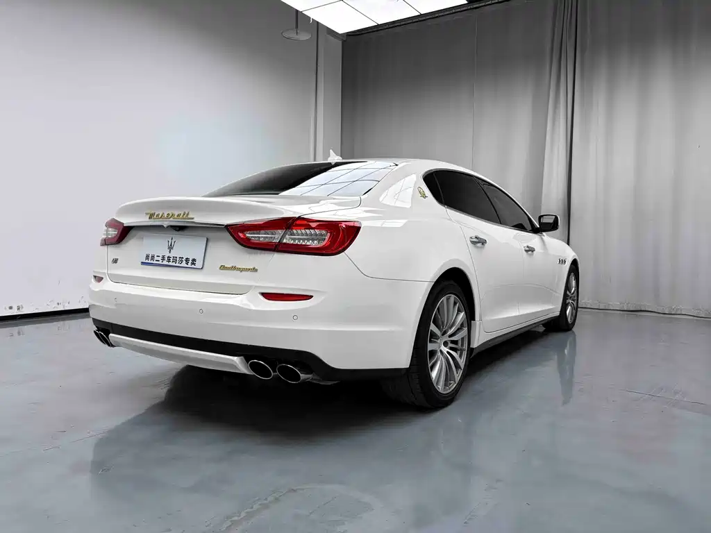 Maserati Quattroporte 2016 — фото 25