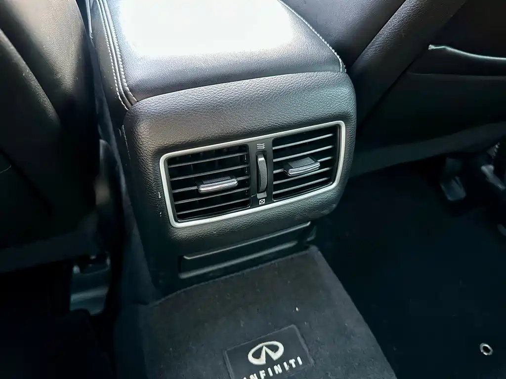 Infiniti Q50L 2015 — фото 10
