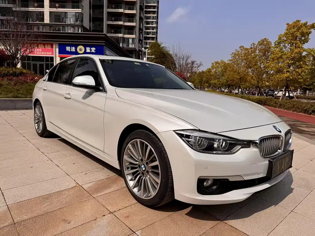 BMW 3 Series 2018 — фото 3