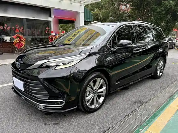 Toyota Sienna 2023