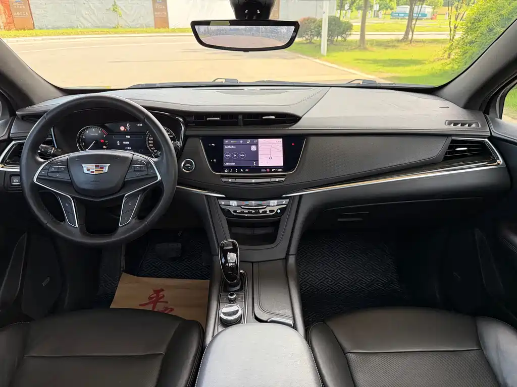 Cadillac XT5 2020 — фото 13
