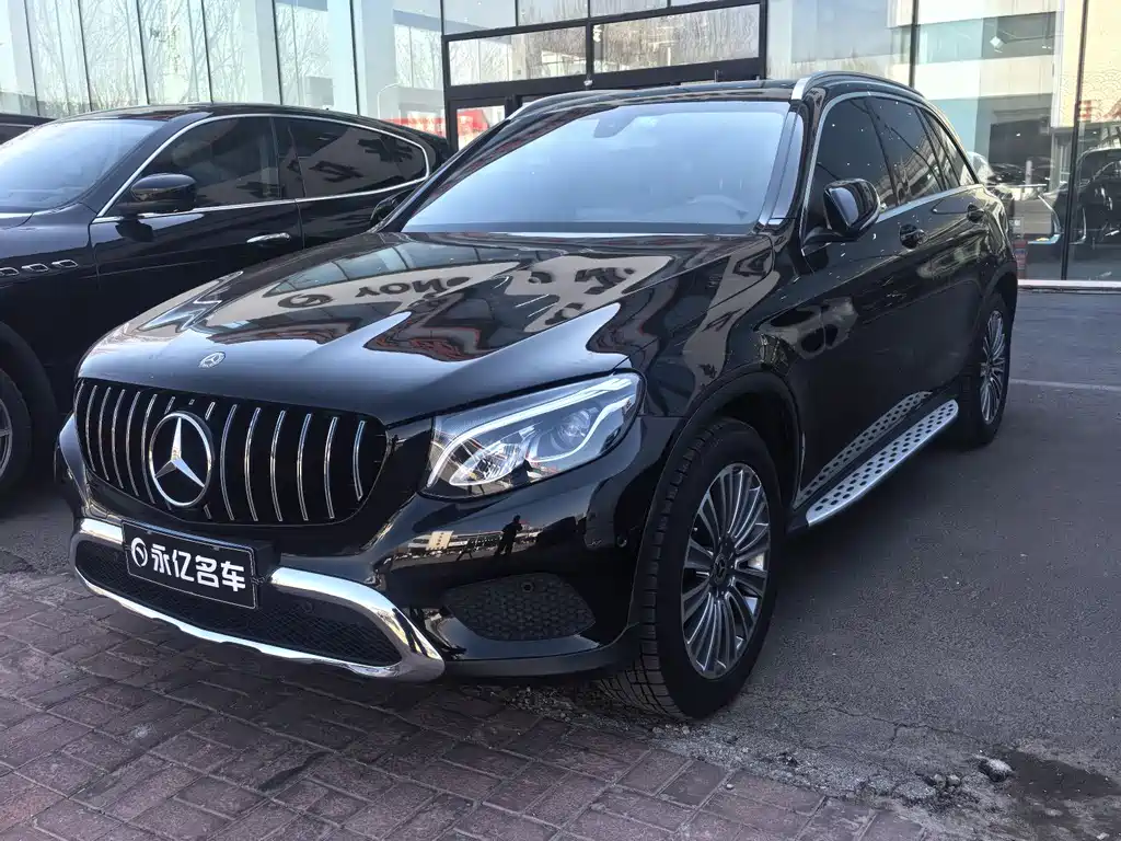 Mercedes-Benz GLC 2017 — фото 1