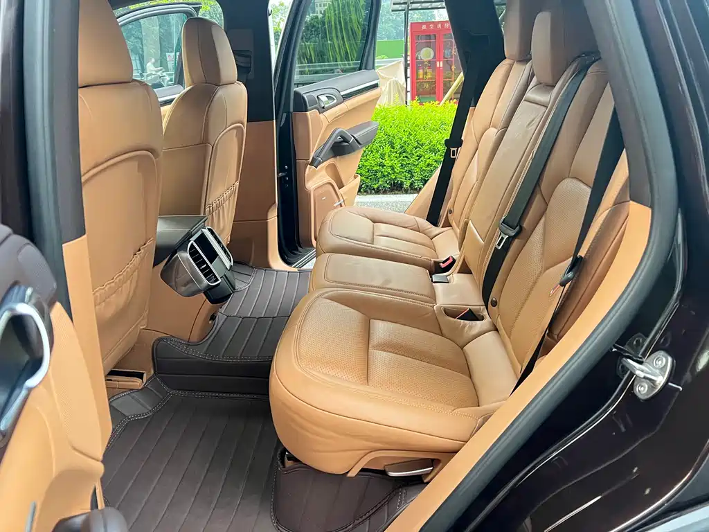 Porsche Cayenne 2016 — фото 14