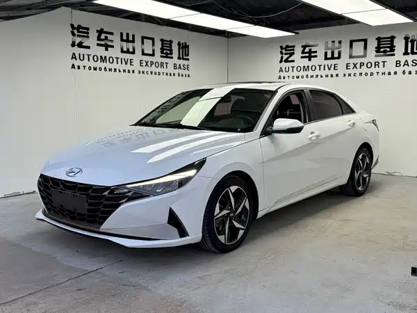 Hyundai Elantra 2022