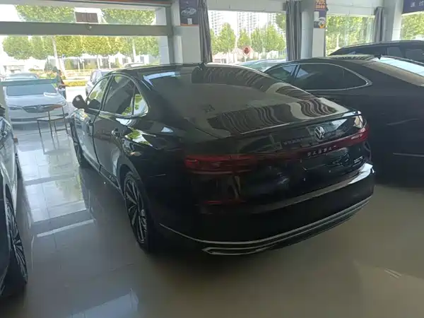 Volkswagen Passat 2025