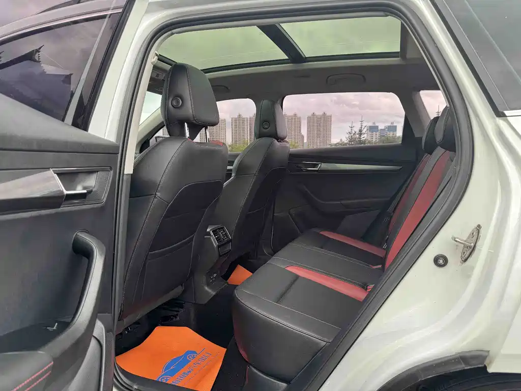 Skoda Karoq 2023 — фото 8