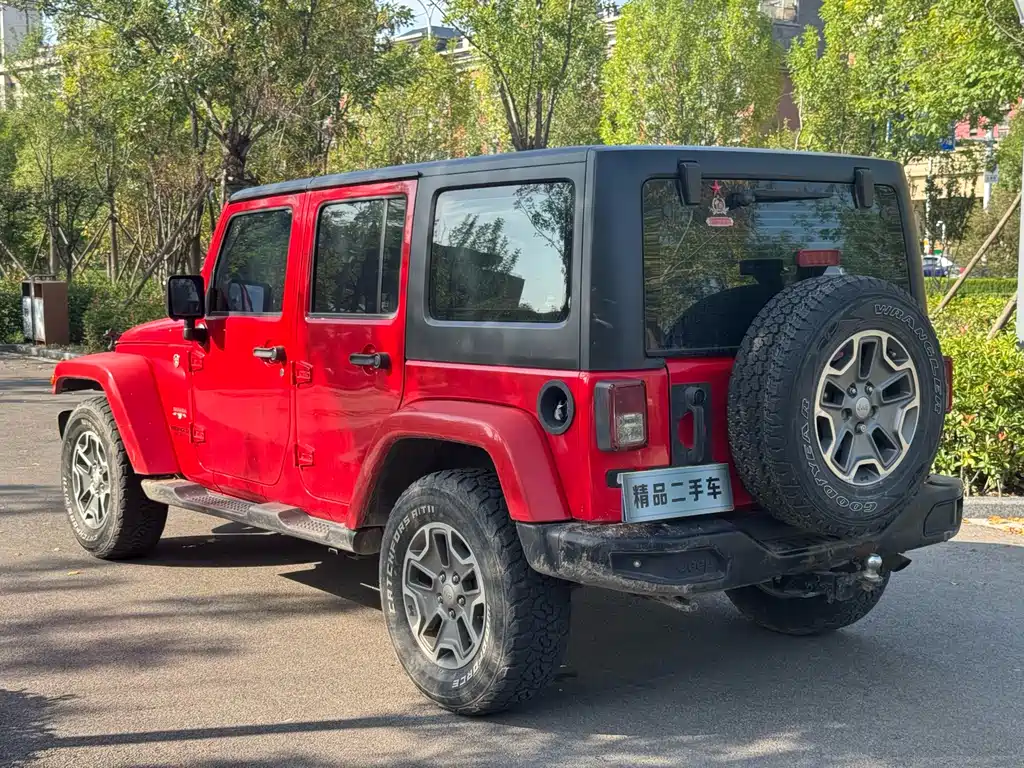 Jeep Wrangler 2016 — фото 10