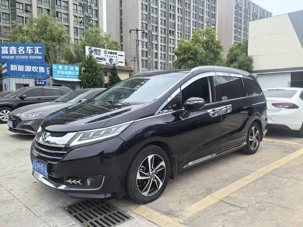 Honda Odyssey 2018 — фото 1