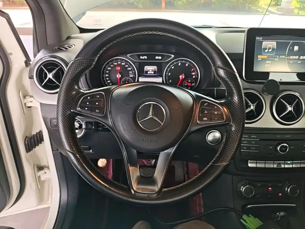 Mercedes-Benz B-Class 2015 — фото 11