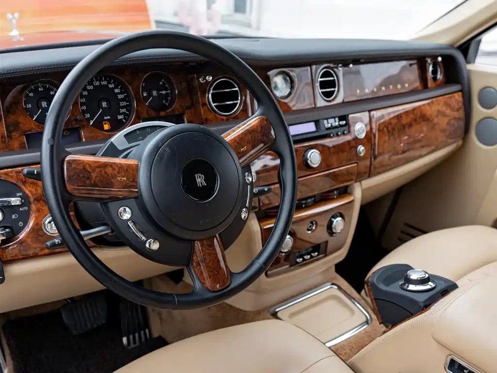 Rolls-Royce Phantom 2012 — фото 11
