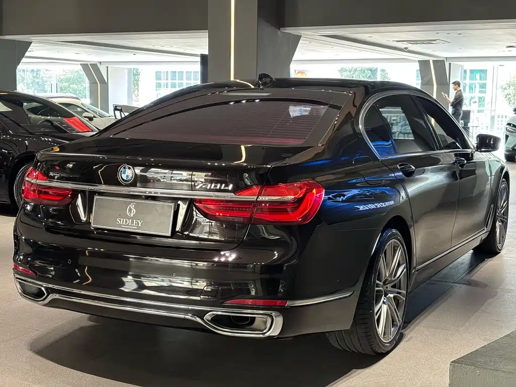 BMW 7 Series 2019 — фото 6