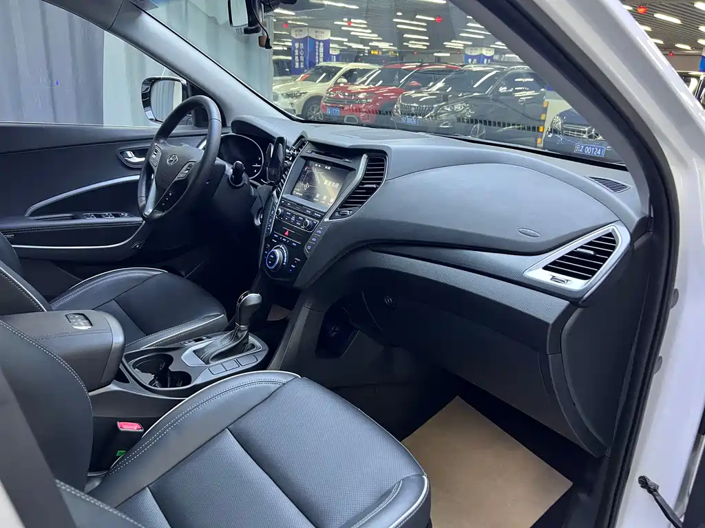 Hyundai Santa Fe 2017 — фото 11