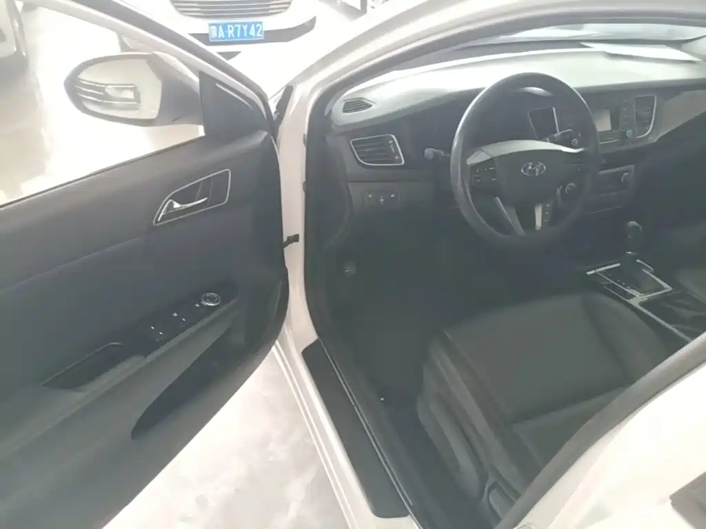 Hyundai Mistra 2015 — фото 16