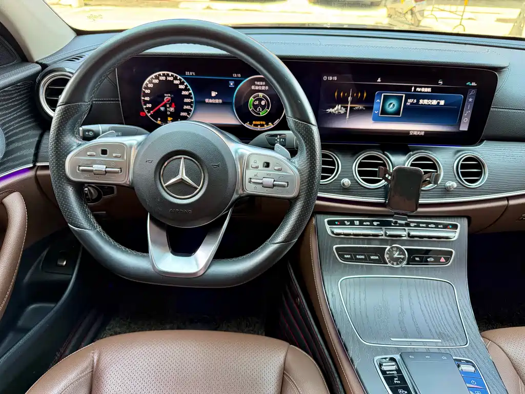 Mercedes-Benz E-Class 2020 — фото 9