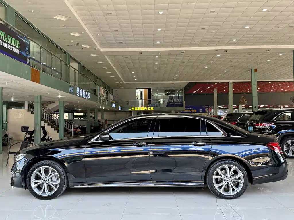 Mercedes-Benz E-Class 2020 — фото 15