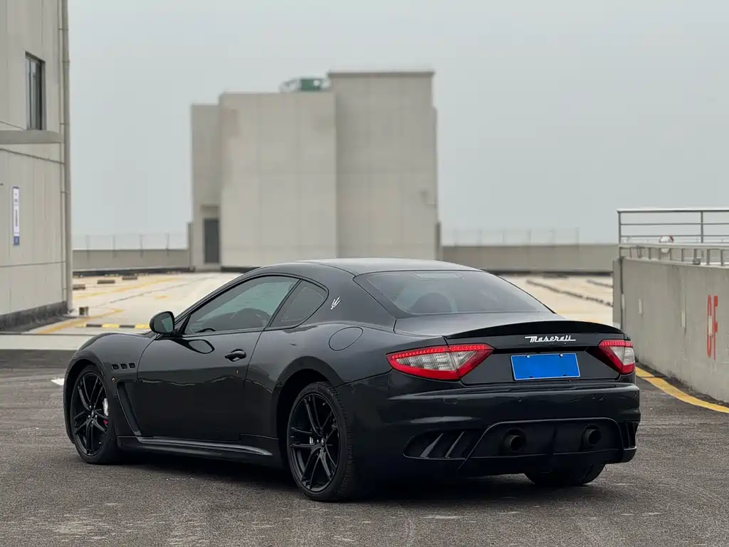 Maserati GranTurismo 2015 — фото 4