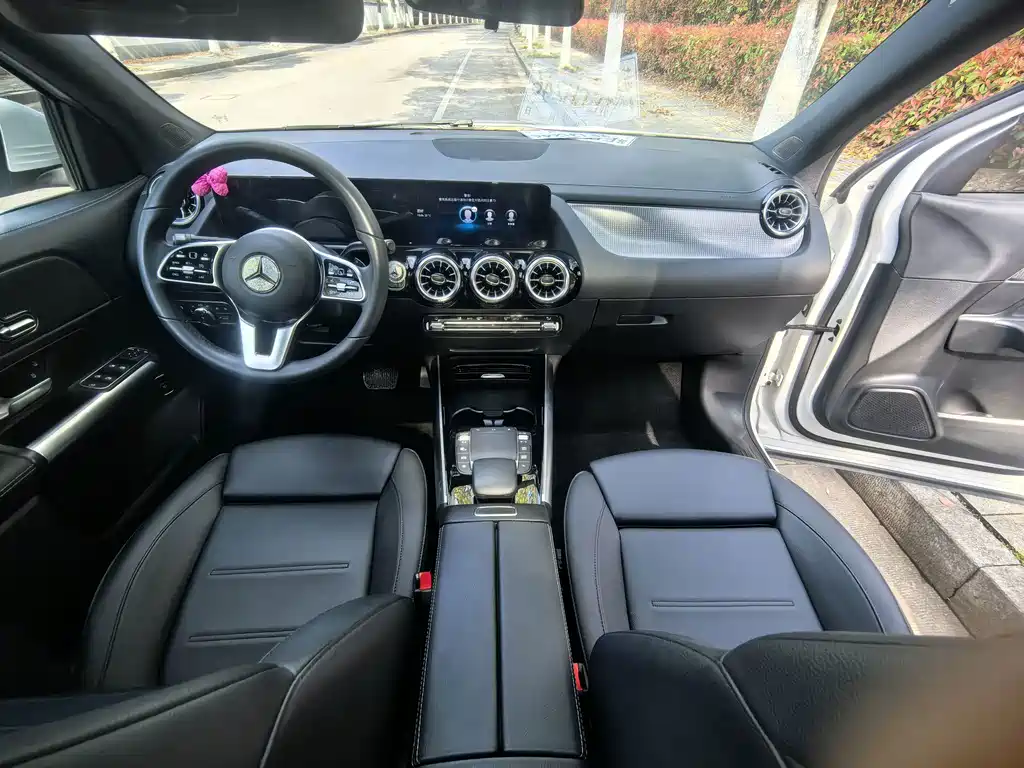 Mercedes-Benz GLA 2023 — фото 7