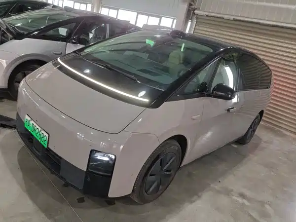 Li Auto MEGA 2024