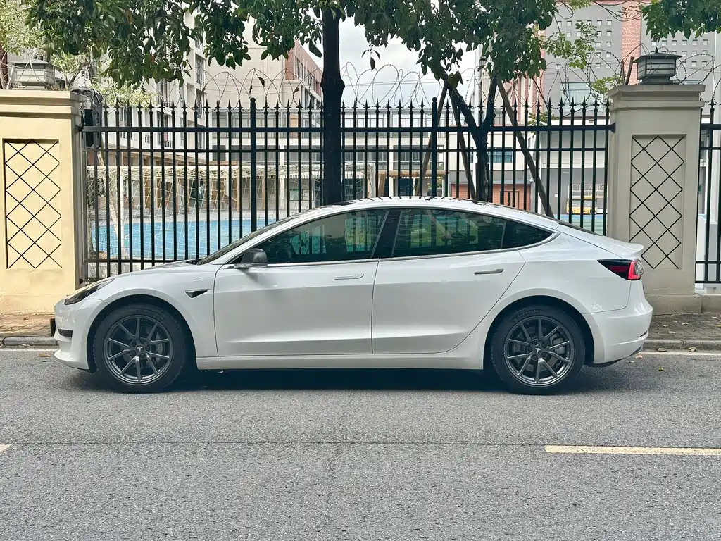 Tesla Model 3 2019 — фото 3