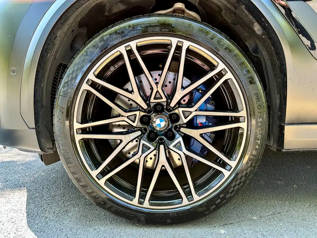 BMW X6 M 2025 — фото 27