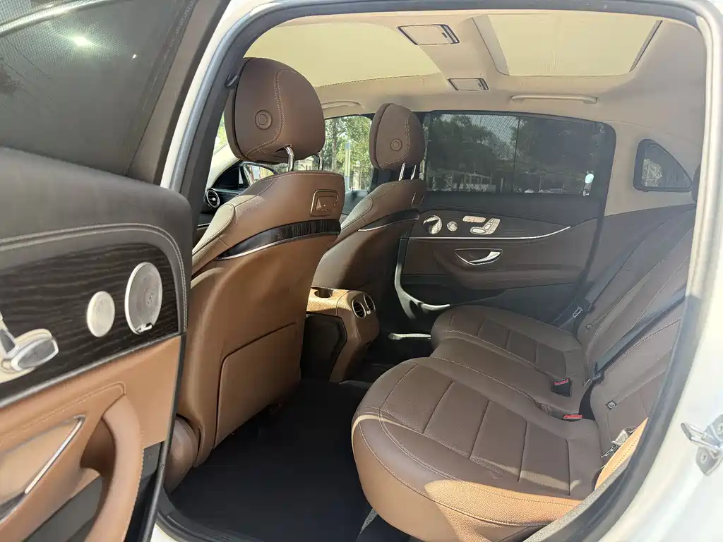 Mercedes-Benz E-Class 2020 — фото 4