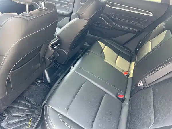 Geely Emgrand 2023