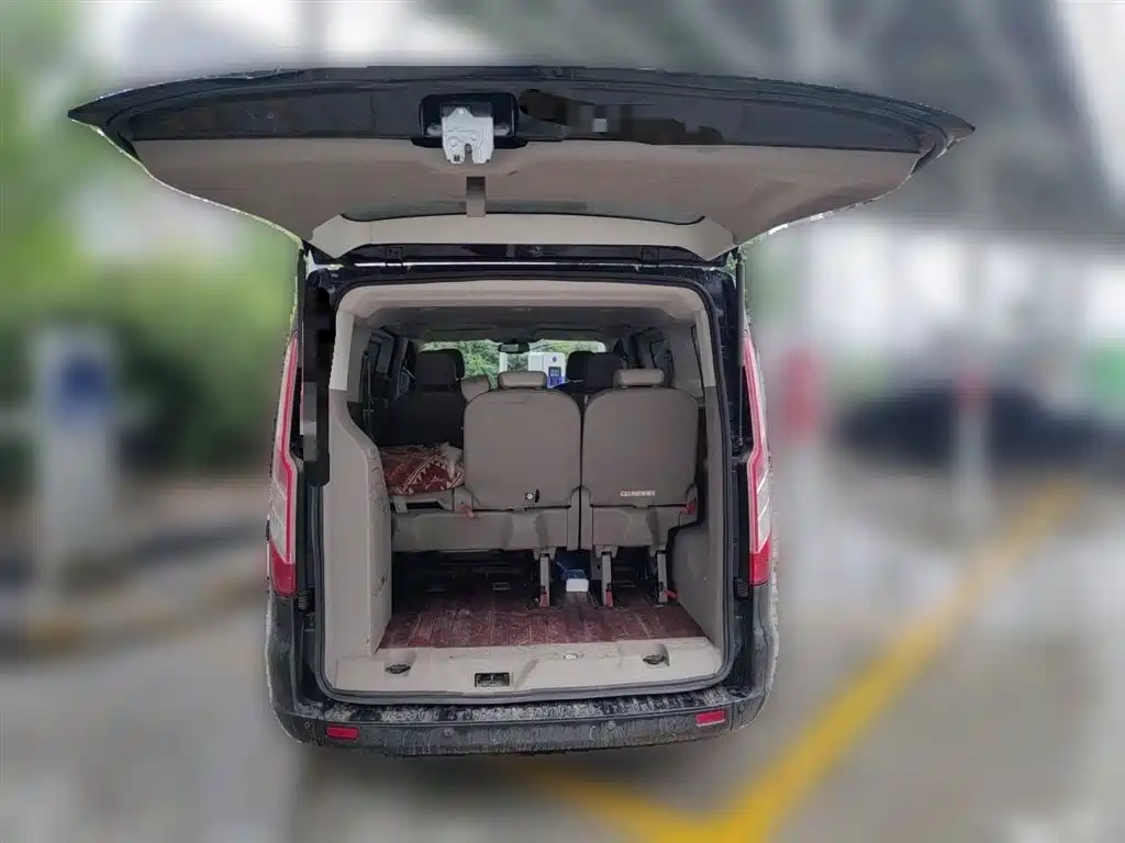 Ford Tourneo 2017 — фото 15
