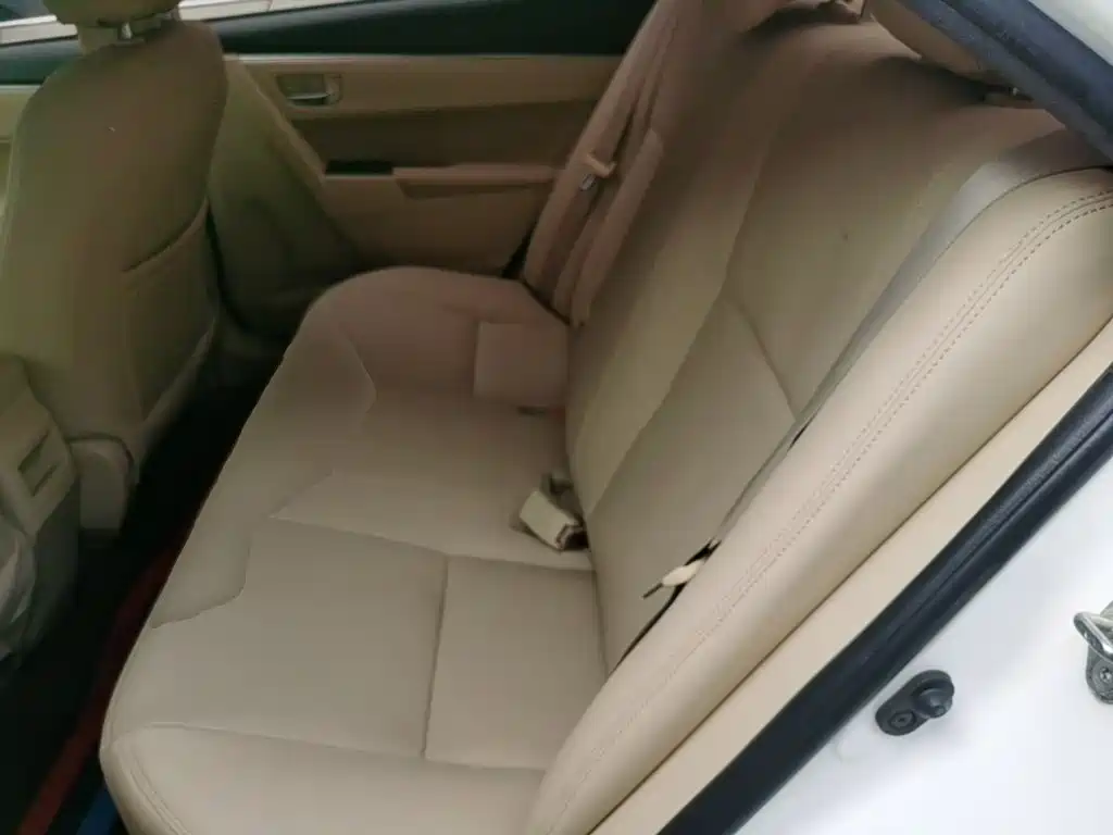 Toyota Corolla 2015 — фото 13
