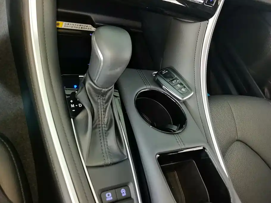 Toyota Avalon 2023 — фото 16