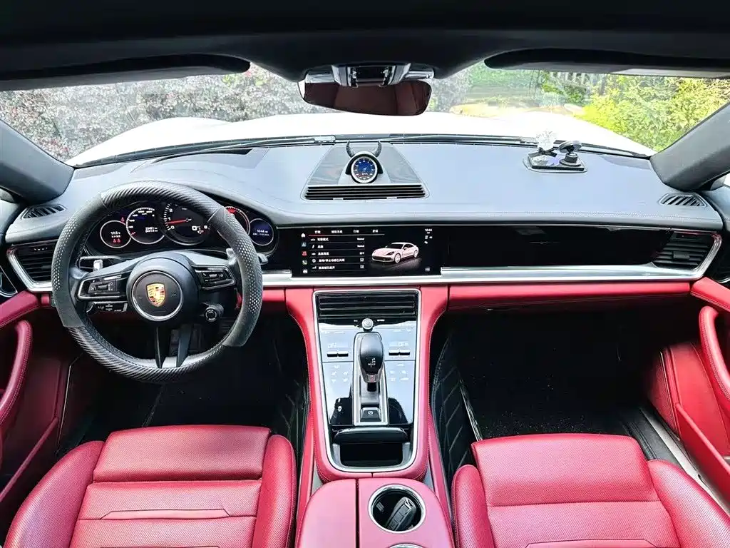 Porsche Panamera 2023