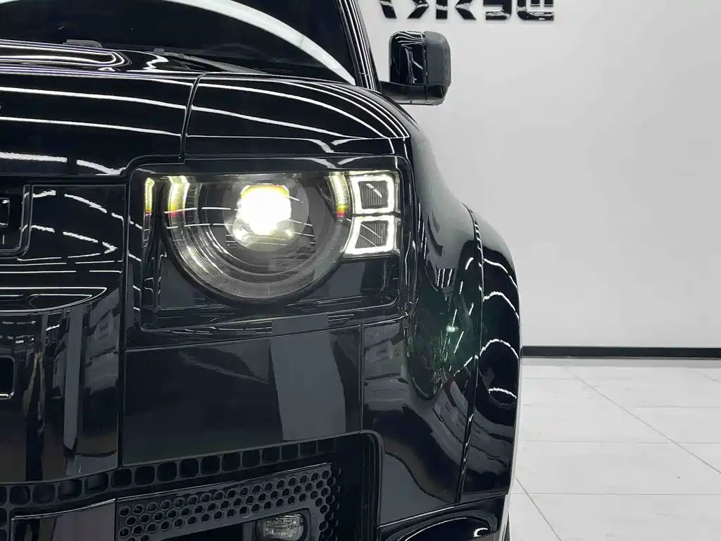 Land Rover Defender 2024 — фото 19