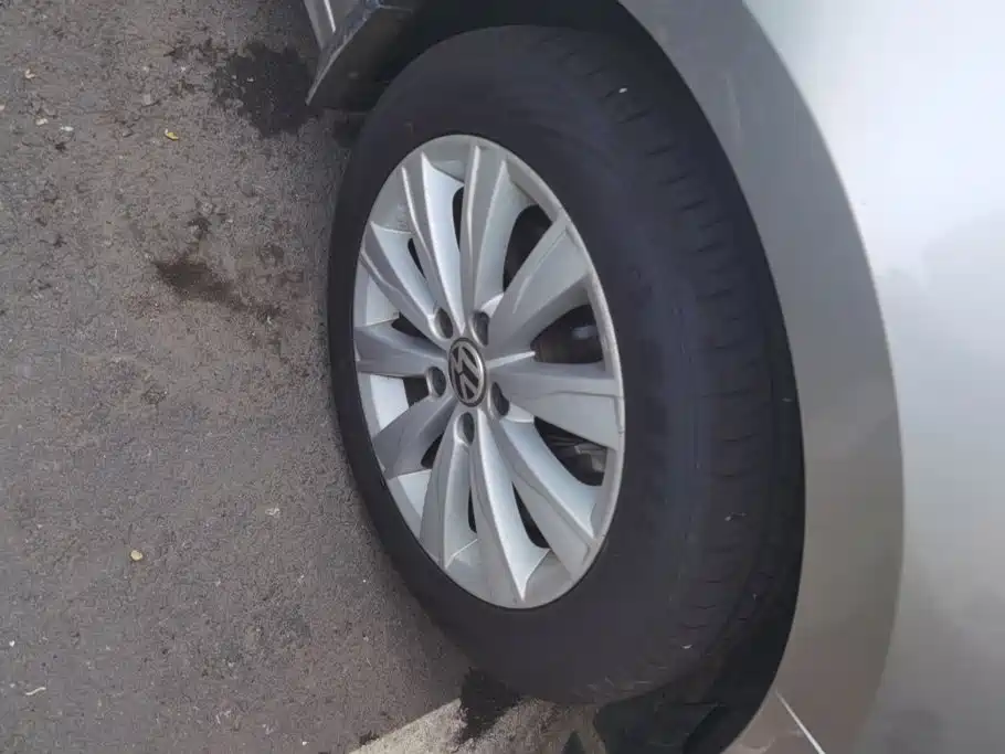 Volkswagen Sagitar 2015