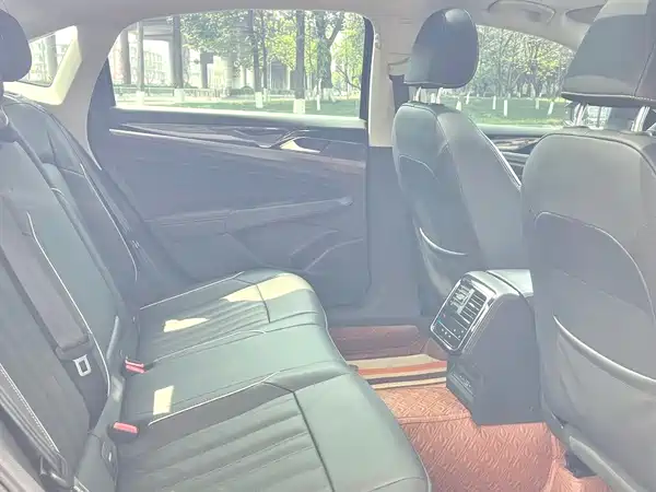 Volkswagen Passat 2022